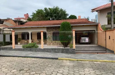 Casa com 3 quartos à venda na escola agrícola, blumenau , 186 m2 por r$ 870.000