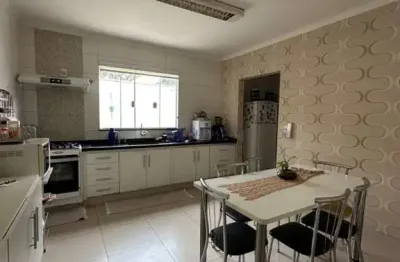 Casa à venda na Rua Luiz Bleriot, 7-60, Parque Jardim Europa, Bauru