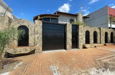 Sobrado com 5 dormitórios para alugar, 434 m² por r$ 6.000,00/mês - beverly falls park - foz do iguaçu/pr
