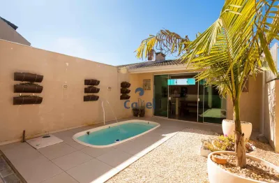 Porteira fechada, 4 quartos, área externa e piscina