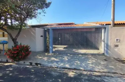 Casa à Venda no Jardim Bianco, São José do Rio Preto, 3 Dormitórios, 2 Vagas, Cozinha Gourmet e Jardim de Inverno