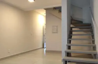 Casa em condomínio reformada com 2 dormitórios e garagem em Vila Borguese 2, São José do Rio Preto