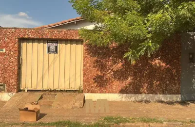 Casa geminada com 03 quartos à venda no centro de teresina