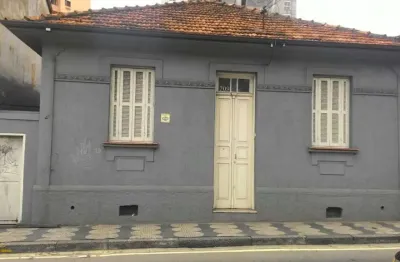 Casa térrea comercial em frente a praça são benedito