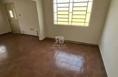 Casa com 3 quartos para alugar na Rua Professora Chiquita Fernandes, 1319, Bairro das Bandeiras, Araçatuba