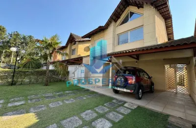 Casa alto padrão no condomínio granja 26 - 4 vagas , 3 suítes e piscina