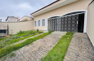 Casa térrea com uma edícula e um amplo terreno de 400m², no alto ipiranga em mogi das cruzes.