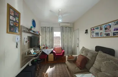 Apartamento amplo de dois dormitórios - ótima localização!