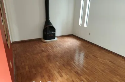 Linda casa, excelente planta, em ótimo estado, localização privilegiada