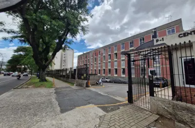 Apartamento com 3 quartos para alugar na Rua Eduardo Carlos Pereira, 4125, Novo Mundo, Curitiba, 73 m2 por R$ 1.900