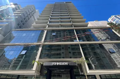 Flat disponível na quadra mar próximo ao hard rock | meia praia itapema