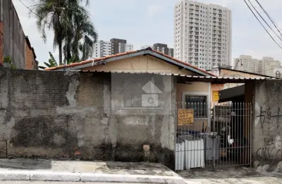 Imóvel para venda possui 400 metros quadrados com 1 quarto