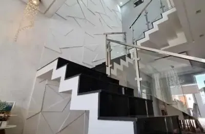 Belíssima casa duplex no melhor condominio da maraponga.