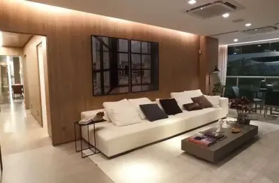 Apartamento para venda tem 132 metros quadrados com 3 quartos