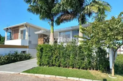 Casa com 2 quartos à venda na rua camarinhas, 2211, campeche, florianópolis por r$ 1.949.000