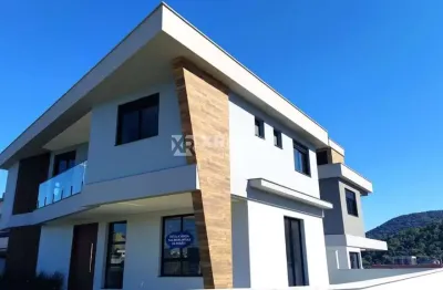 Casa com 3 quartos à venda na rodovia doutor antônio luiz moura gonzaga, 1, rio tavares, florianópolis por r$ 1.990.000