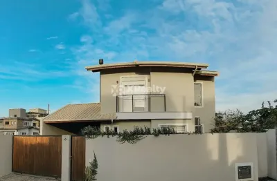 Casa com 3 quartos à venda na servidão utinga, 108, rio tavares, florianópolis por r$ 1.780.000