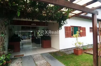 Casa com 4 quartos à venda na Servidão Garapuvu do Sul, 143, Morro das Pedras, Florianópolis por R$ 1.470.000