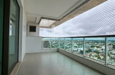 Amplo apartamento com 3 suítes, varanda e lazer completo próximo à pelinca