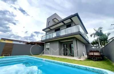 Casa para Venda no bairro Coroados, localizado na cidade de Guaratuba / PR.