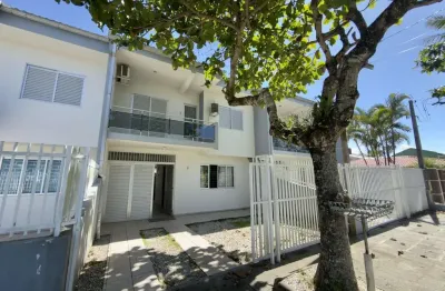 Casa com 3 quartos para alugar na Rua Cornélio Procópio, 167, Balneário Eliane, Guaratuba