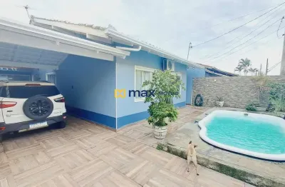 Ampla casa à venda com 5 quartos sendo 2 suítes no bairro cordeiros em itajaí