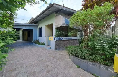 Duas casas em amplo terreno: ótima localização, vila operária, itajaí