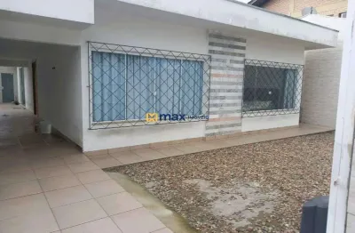 Casa ampla à venda, 3 quartos (1 suíte), área de festas com piscina, são joão