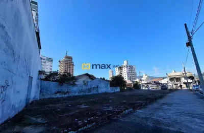 Terreno de esquina com 663m² na av. heitor liberato, são joão itajaí