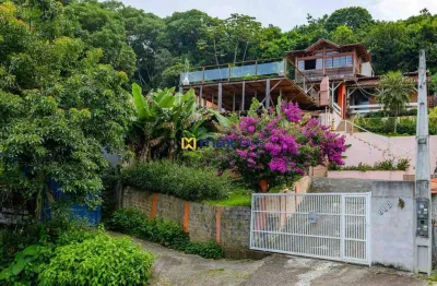 Casa ampla com vista mar, 4 quartos (1 suíte), fazenda, itajaí