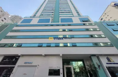 Apartamento alto padrão com vista parcial do mar – 3 suítes e 3 vagas – centro de balneário camboriú