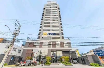 Excelente apartamento semi mobiliado com 3 quartos (1 suíte) à venda no bairro no centro em itajaí