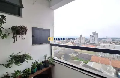 Excelente apartamento semi mobiliado com 2 quartos (1 suíte) à venda no bairro cordeiros em itajaí