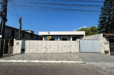 Venda: casa com 3 dormitórios (1 suíte) e 2 kitnets centro, navegantes