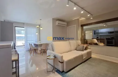 Apartamento semi mobiliado com 2 quartos (1 suíte) à venda no bairro fazenda em itajaí