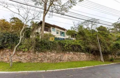 Casa ampla com 4 quartos (1 suíte) e linda vista à venda no bairro fazenda em itajaí