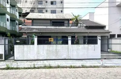 Venda: casa averbada com 4 dormitórios mais edícula - 150 metros da praia
