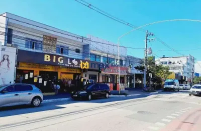 Amplo imóvel com sala comercial e residência à venda no bairro são vicente em itajaí