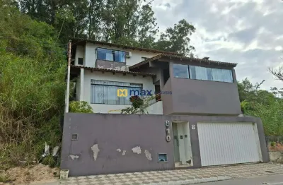 Casa com 3 quartos, sendo 1 suíte com hidromassagem. bairro fazenda, itajaí
