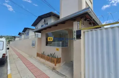 Apartamento mobiliado com 2 dormitórios. bairro: dom bosco, itajaí.