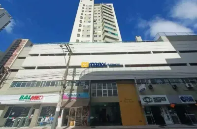 Locação: sala em prédio comercial no centro de balneário camboriú