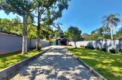 Locação: Casa 2 dormitórios. Praia do Estaleiro - Balneário Camboriú.