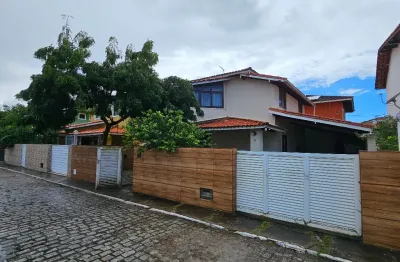 Casa duplex 4 quartos, sendo 3 suítes, localizada no bairro de buraquinho em lauro de freitas-ba