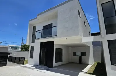 Belíssima casa duplex com 3 suítes, fino acabamento, localizada no bairro de buraquinho em lauro de freitas-ba