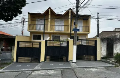 Sobrado à venda no jardim ester yolanda com 3 quartos