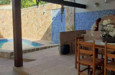 Vendo ampla casa duplex com 6 quartos, piscina e lazer completo em piratininga