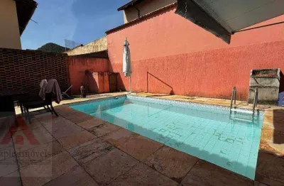 Alugo excelente casa 3 quarto com piscina, área gourmet, varanda