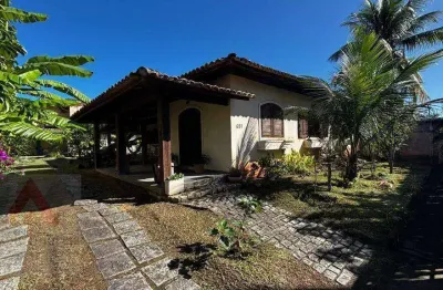 Casa à venda em camboinhas, niterói – piscina, 3 suítes, edícula e mais de 5 vagas