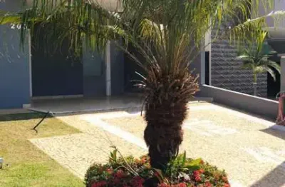 Casa em condomínio fechado com 4 quartos à venda na rua josé antonio cipriano, 200, jardim santa mônica ii, mogi guaçu, 200 m2 por r$ 1.200.000