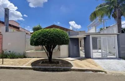 Casa com 3 quartos à venda na albertina rodrigues ferreira, 472, parque residencial cambuí, mogi guaçu, 300 m2 por r$ 650.000